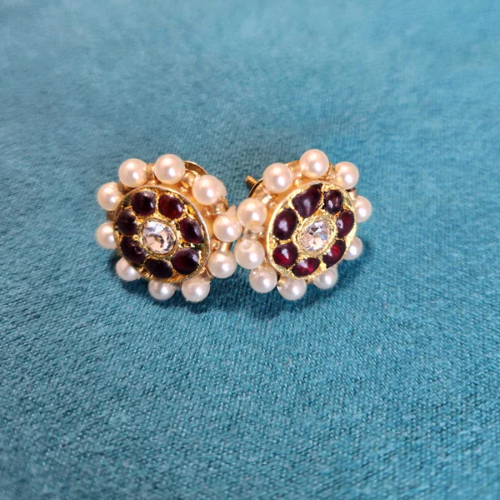 1 row stud | original temple jewelry 1 row stud | original temple jewelry