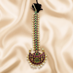 traditional kemp and pearl studded maang tikka