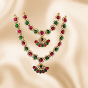 Home goddess idol short necklace with round pink pendant